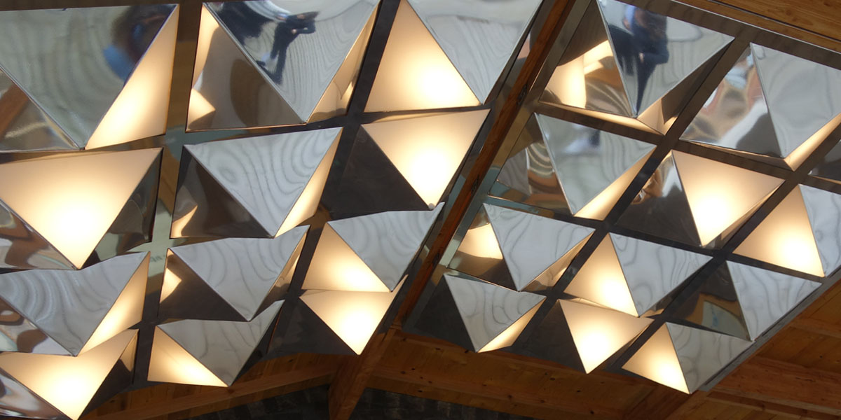 L'une des œuvres qui jalonnent le parcours dans l'Hôtel Pasteur...